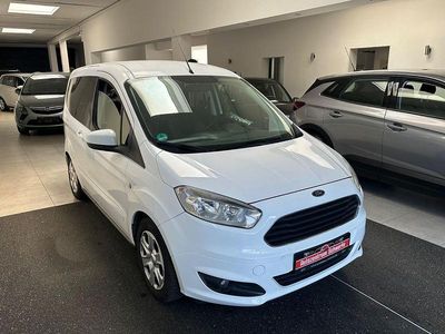 Używany Ford Tourneo Courier 101 KM (74 kW) 2015 Biały Minivan