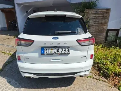 Gebraucht Ford Kuga ST-Line X 224 PS (164 kW) 2022 Weiß SUV