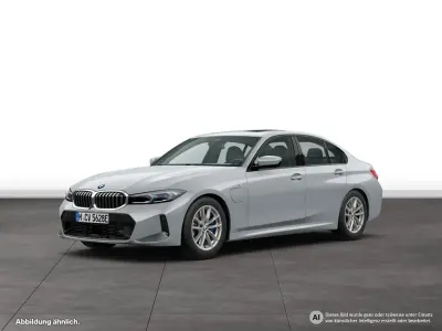 Gebraucht BMW 330e M Sport 292 PS (214 kW) 2025 Grau Limousine