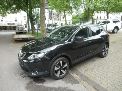 Gebraucht Nissan Qashqai 360º 116 PS (85 kW) 2015 Schwarz SUV