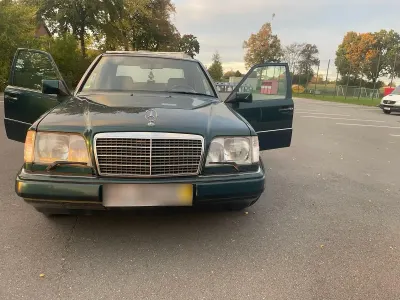 Gebraucht Mercedes E220 1995 Grün Limousine
