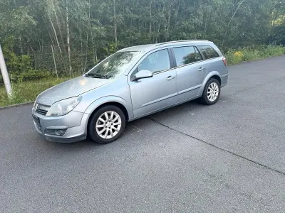 Gebraucht Opel Astra 105 PS (77 kW) 2004 Grau Kombi