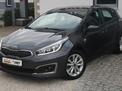 Używany Kia Ceed 99 KM (72 kW) 2018 Szary Hatchback