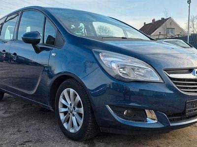 Blau Gebraucht 2016 Opel Meriva Edition Van / Kleinbus | 8.600 € (Fairer Preis)