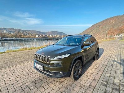 Grün Gebraucht 2017 Jeep Cherokee SUV | 18.500 € (Fairer Preis)