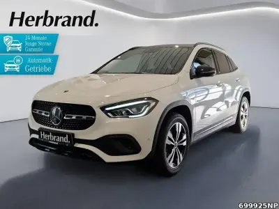Używany Mercedes GLA180 Progressive 136 KM (100 kW) 2021 Biały SUV