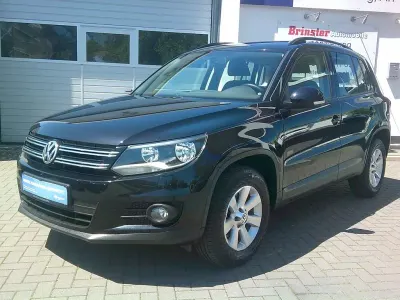 Gebraucht VW Tiguan Trendline 122 PS (89 kW) 2012 Schwarz SUV