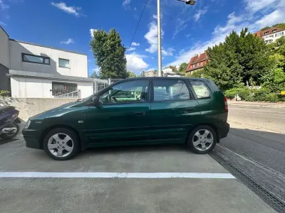 Gebraucht Mitsubishi Space Star 122 PS (89 kW) 2000 Grün Van / Kleinbus