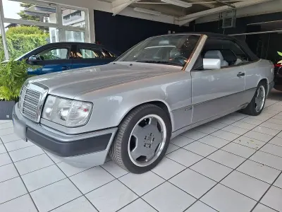 Gebraucht Mercedes 300 220 PS (161 kW) 1993 Silber Cabrio