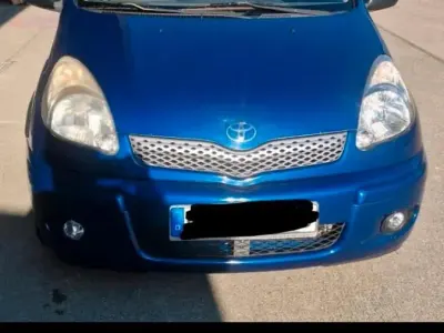 Usata Toyota Yaris 84 CV (61 kW) 2003 Blu Station wagon
