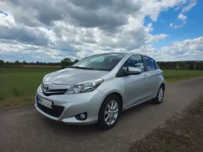 Gebraucht Toyota Yaris Edition 99 PS (72 kW) 2013 Grau Kleinwagen