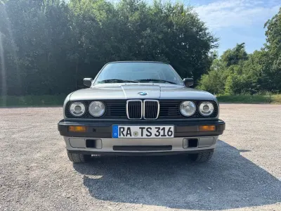 Gebraucht BMW 316 99 PS (72 kW) 1990 Silber Limousine