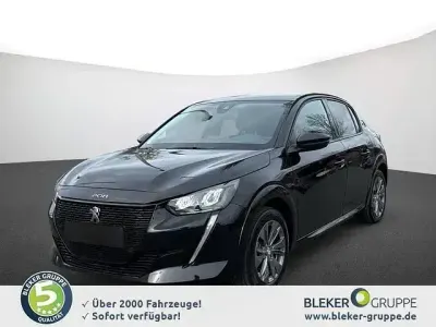 Occasion Peugeot e-208 Allure 100 kW (136 PK) 2023 Zwart Hatchback