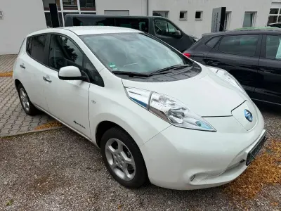 Gebraucht Nissan Leaf Acenta 80 kW (109 PS) 2017 Weiß Kleinwagen