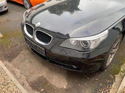 BMW 523