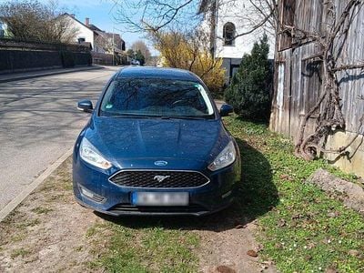 Gebraucht Ford Focus Trend 125 PS (91 kW) 2017 Blau Kombi