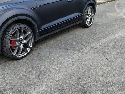 Gebraucht VW T-Roc Cabriolet R-line 150 PS (110 kW) 2024 Schwarz Cabrio