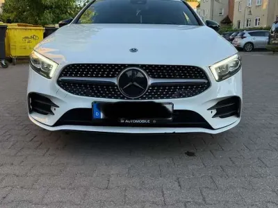 Gebraucht Mercedes A200 AMG line 163 PS (119 kW) 2021 Limousine