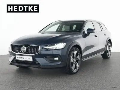 Gebraucht Volvo V60 CC Ultimate 197 PS (144 kW) 2023 Denim blue / Kombi
