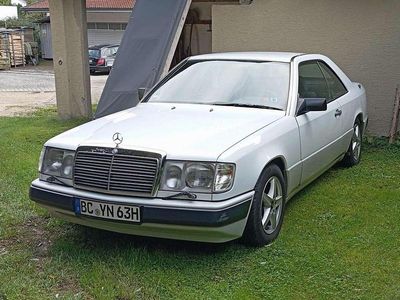 Gebraucht Mercedes 230 132 PS (97 kW) 1988 Weiß Coupé