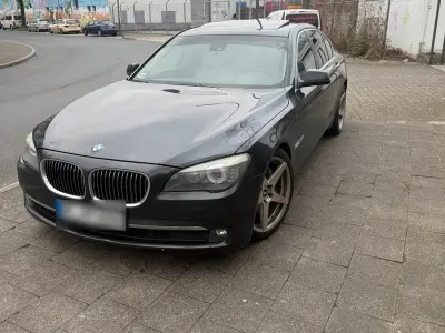 Gebraucht BMW 740 306 PS (225 kW) 2010 Schwarz Limousine