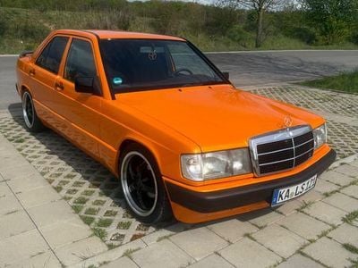 Gebraucht Mercedes 190 109 PS (80 kW) 1990 Orange Limousine