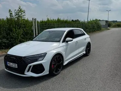 Gebraucht Audi RS3 Sport 400 PS (294 kW) 2024 Weiß Limousine