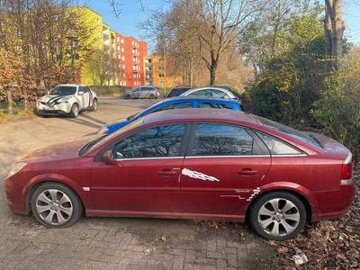 Begagnad Opel Vectra 105 HK (77 kW) 2007 Röd Sedan
