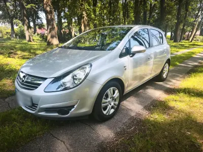 Gebraucht Opel Corsa 80 PS (58 kW) 2010 Silber Kleinwagen