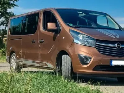 Gebraucht Opel Vivaro 145 PS (106 kW) 2017 Braun Van / Kleinbus