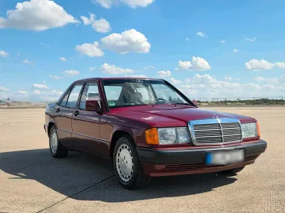 Gebraucht Mercedes 190 122 PS (89 kW) 1992 Rot Limousine