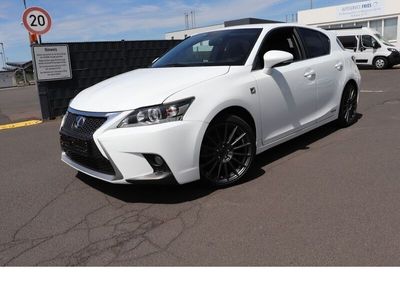 Lexus CT200h