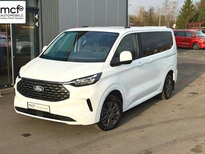Gebraucht Ford Tourneo Titanium 136 PS (100 kW) 2025 Frostweiß Van / Kleinbus
