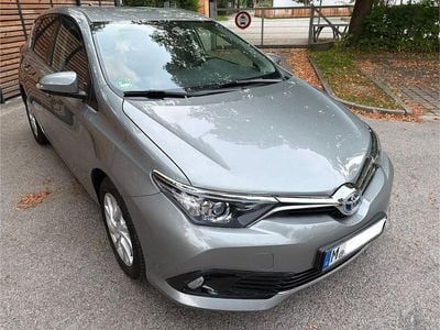Toyota Auris Hybrid