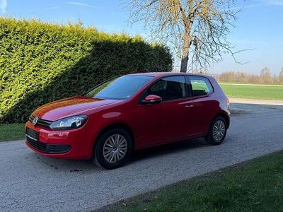 Gebraucht VW Golf VI Trendline 80 PS (58 kW) 2009 Rot Kleinwagen
