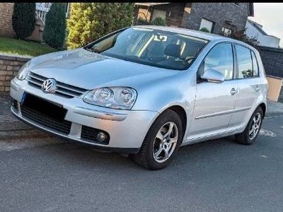 gebraucht VW Golf V 1,9 TDI 283.00km gelaufen. TÜV: Januar 25