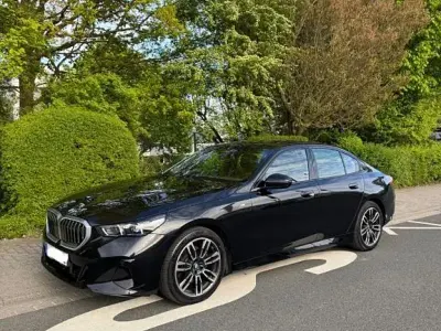 Gebraucht BMW 520 M Sport 197 PS (144 kW) 2024 Schwarz Limousine
