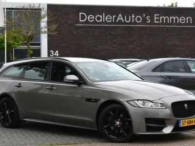 Gebraucht Jaguar XF Sportbrake Portfolio 179 PS (131 kW) 2018 Grau Kombi