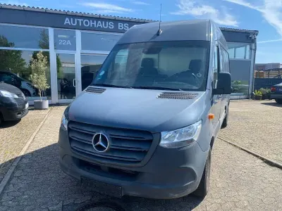 Gebraucht Mercedes Sprinter 143 PS (105 kW) 2020 Grau Van