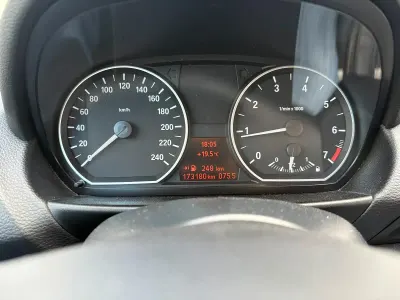 Gebraucht BMW 116 122 PS (89 kW) 2011 Weiß Kleinwagen