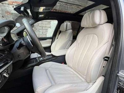 Grau Gebraucht 2015 BMW X5 SUV | 27.000 € (Fairer Preis)