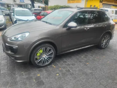 Gebraucht Porsche Cayenne S E-Hybrid 333 PS (244 kW) 2015 Gold SUV