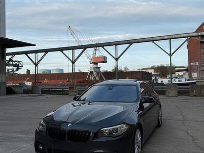 Gebraucht BMW 530 258 PS (189 kW) 2014 Grau Limousine