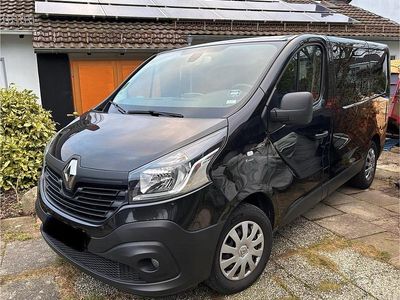 Schwarz Gebraucht 2017 Renault Traffic Kombi | 14.500 €