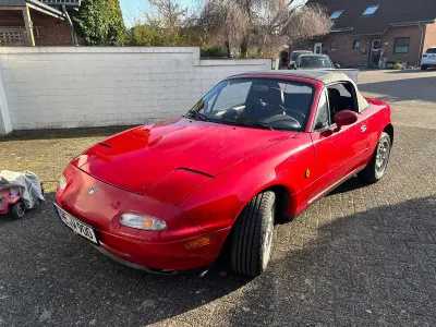 Używany Mazda MX5 90 KM (66 kW) 1996 Czerwony Kabriolet