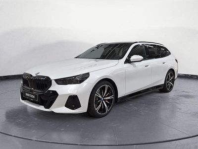 Gebraucht BMW 520 M Sport 197 PS (144 kW) 2025 Weiß Kombi