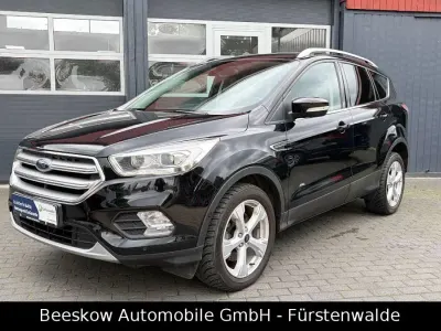Gebraucht Ford Kuga Titanium 179 PS (131 kW) 2017 Schwarz SUV