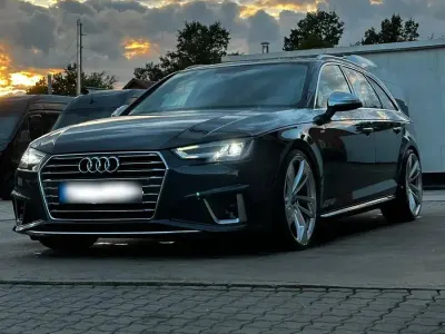 Gebraucht Audi A4 S-Line 150 PS (110 kW) 2015 Blau Kombi