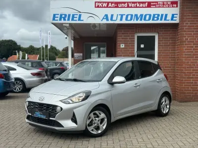 Gebraucht Hyundai i10 Trend 84 PS (61 kW) 2020 Silber Kleinwagen