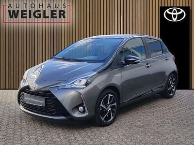 Gebraucht Toyota Yaris Hybrid Style 101 PS (74 kW) 2019 Grau Kleinwagen